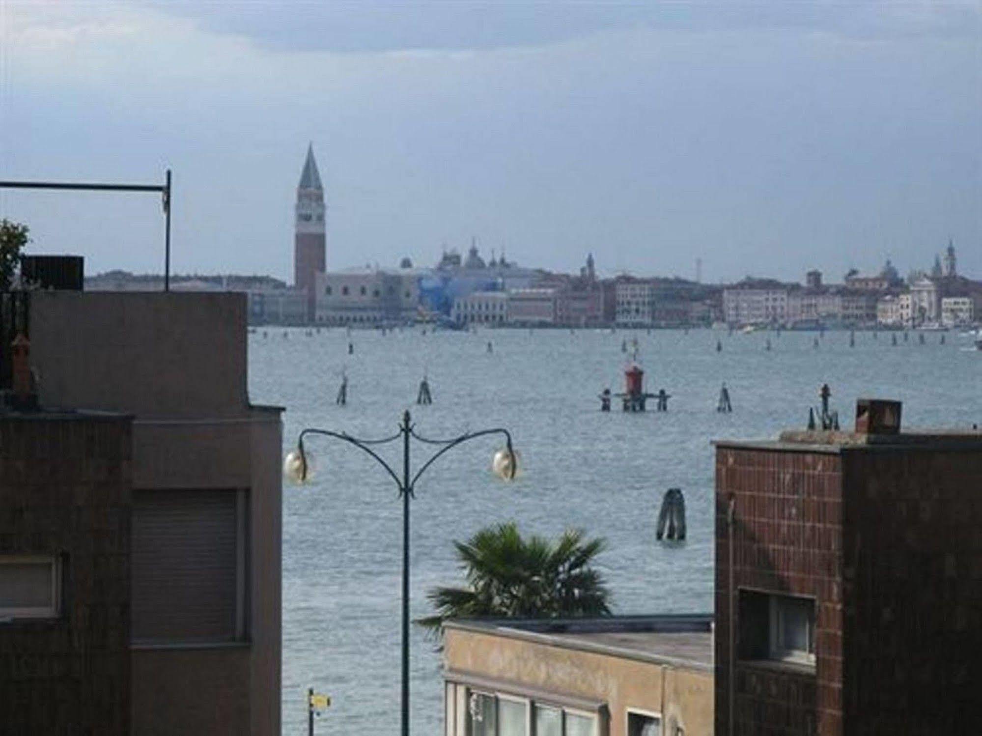 Hotel Helvetia Lido di Venezia Exterior photo
